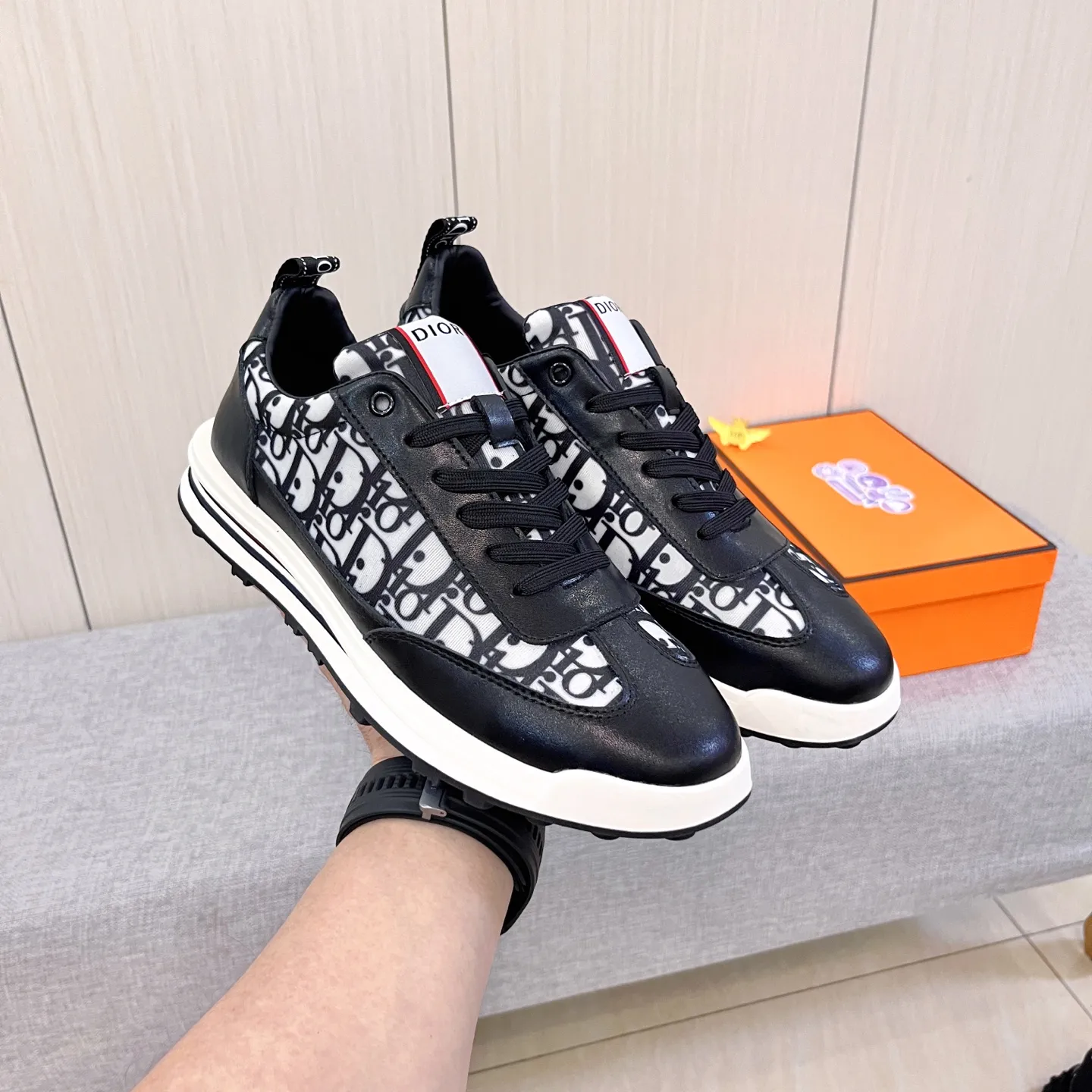 🚘🚘Factory batch 440 men's shoes💰[Dior]🔥Men's high-end brand of shoes official website 1:1 latest masterpiece: the upper is made of Italian imported first-layer cowhide with a comfortable and breathable lining➕original non-slip and wear-resistant outsole🔥, making walking more convenient and comfortable! An exclusive new model, a stunning work, a beautiful 1:1 replica [color] compared to the official quality! Create a fashionable personality to set off your uniqueness! A must-have for trendy men! Classic🔥Size: 38-44 Color: 🔥Multiple colors available🔥.